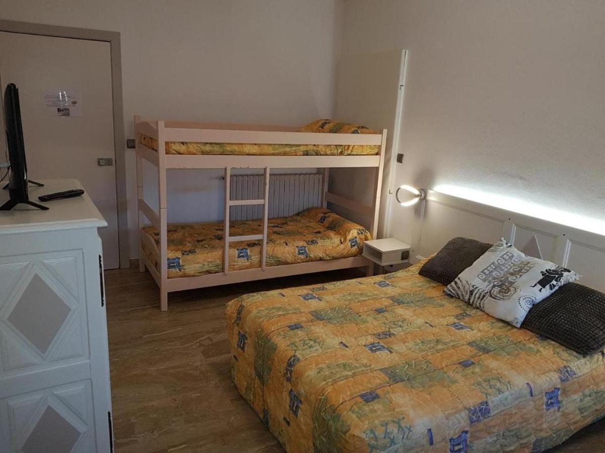 Hotel Armony Laissac Екстериор снимка